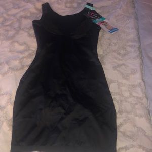 Dress shape wear size small in black